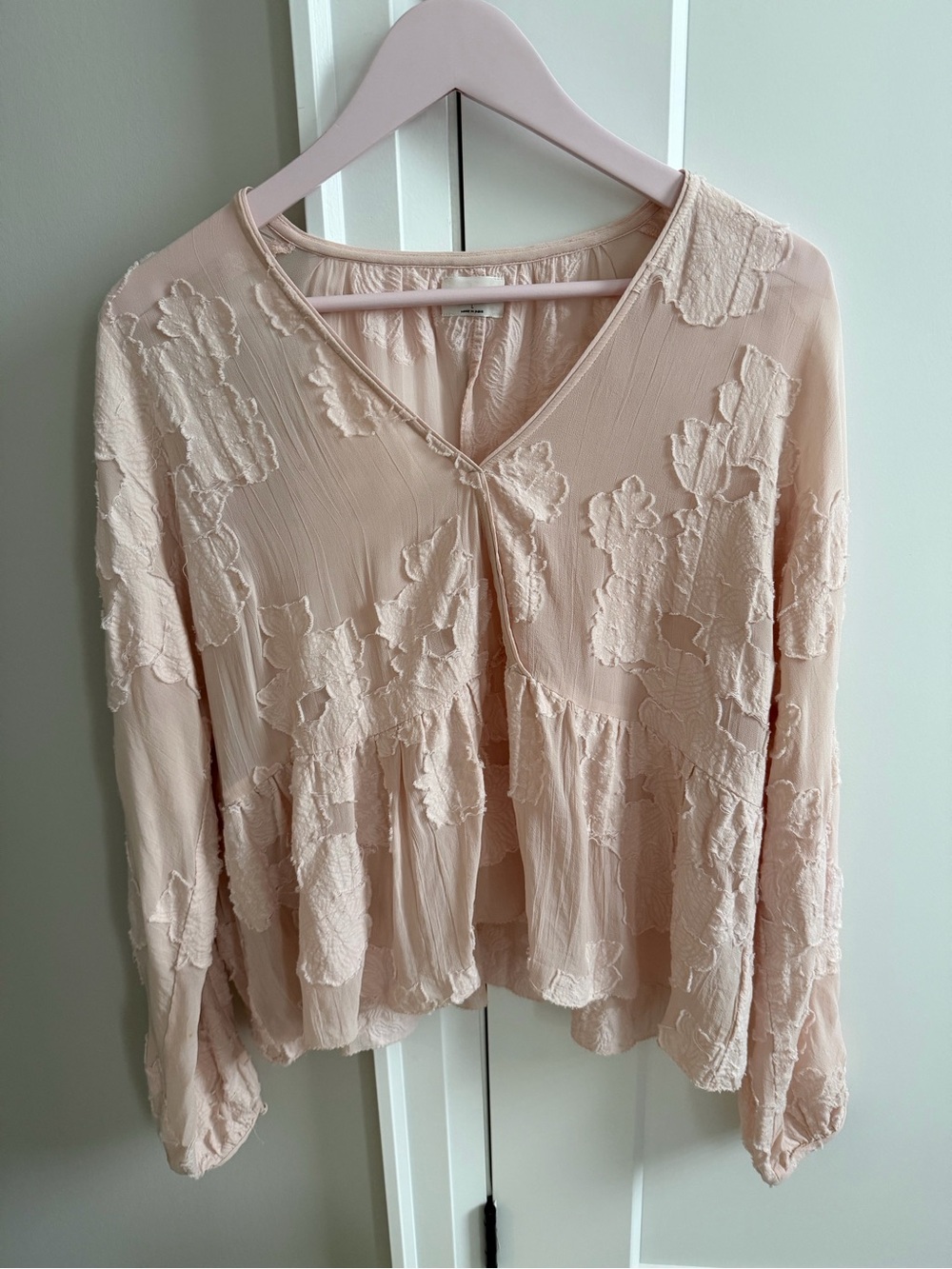 Wilfred Blush Pink Floral Appliqué V-Neck Blouse